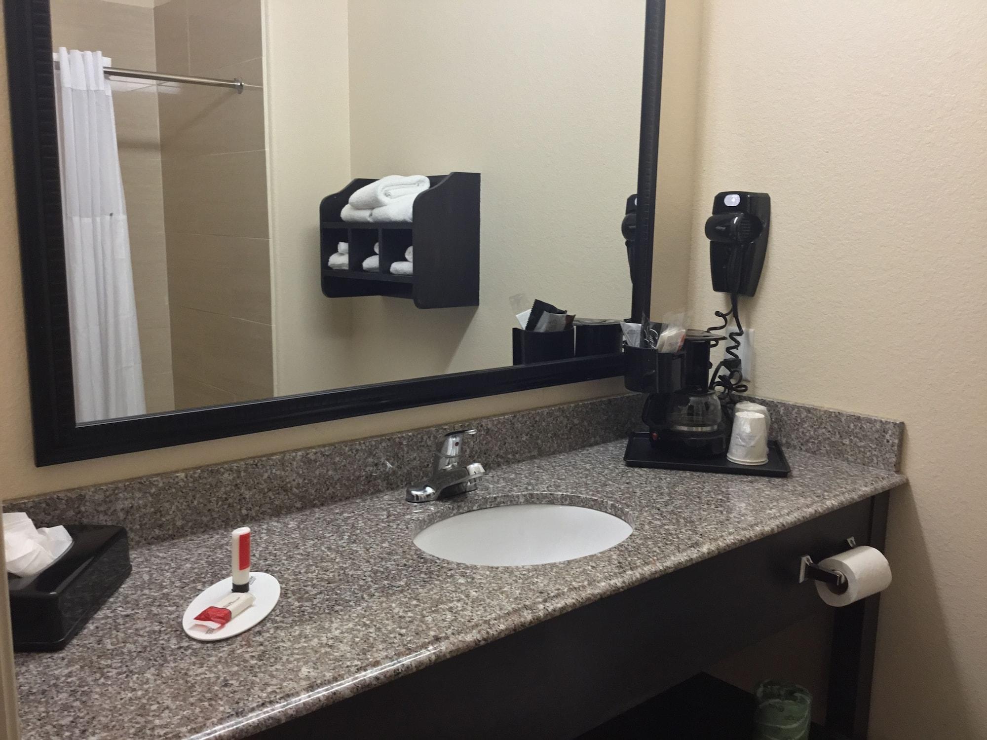 Days Inn & Suites By Wyndham Galveston West/Seawall Εξωτερικό φωτογραφία