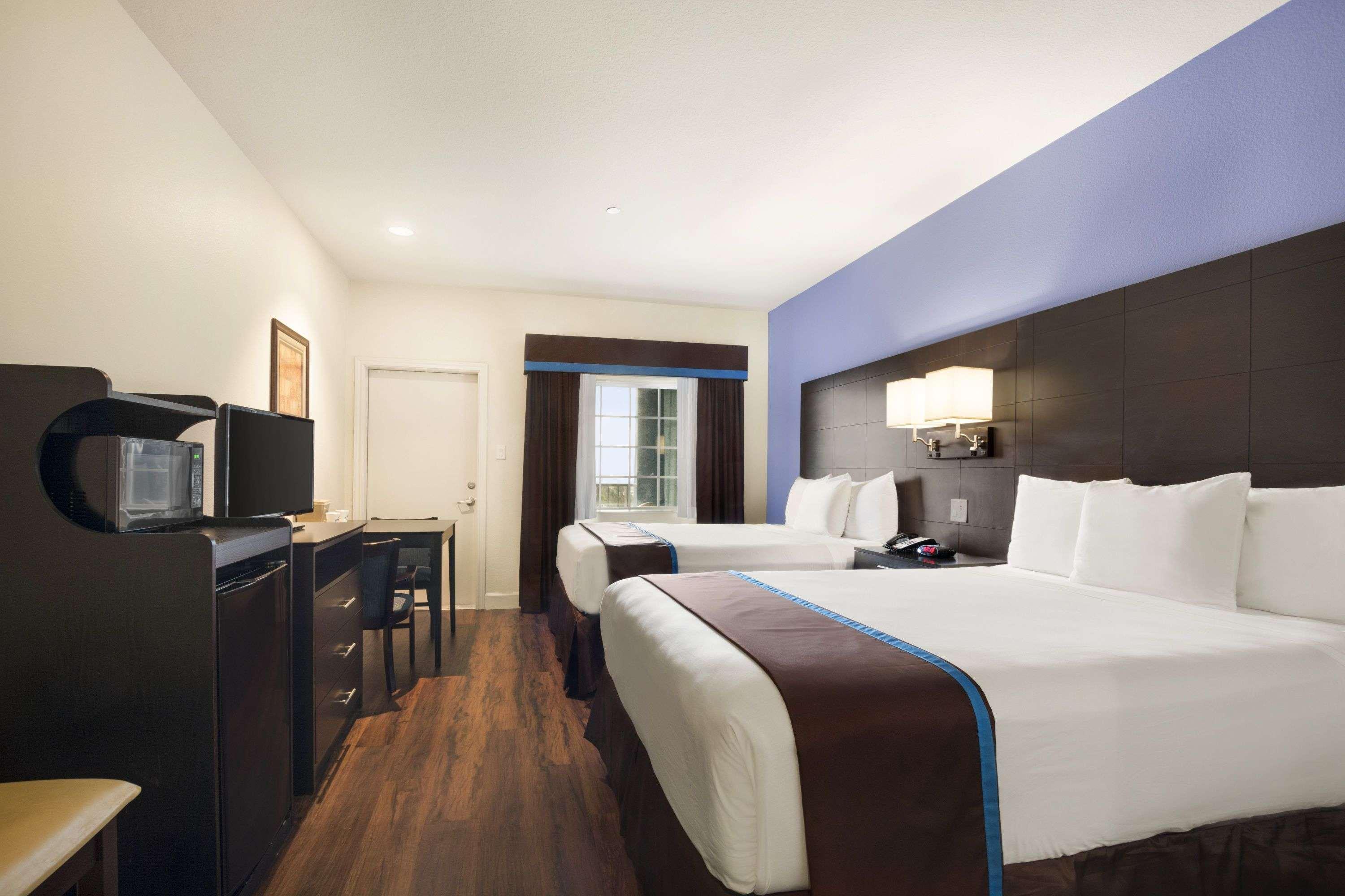 Days Inn & Suites By Wyndham Galveston West/Seawall Εξωτερικό φωτογραφία