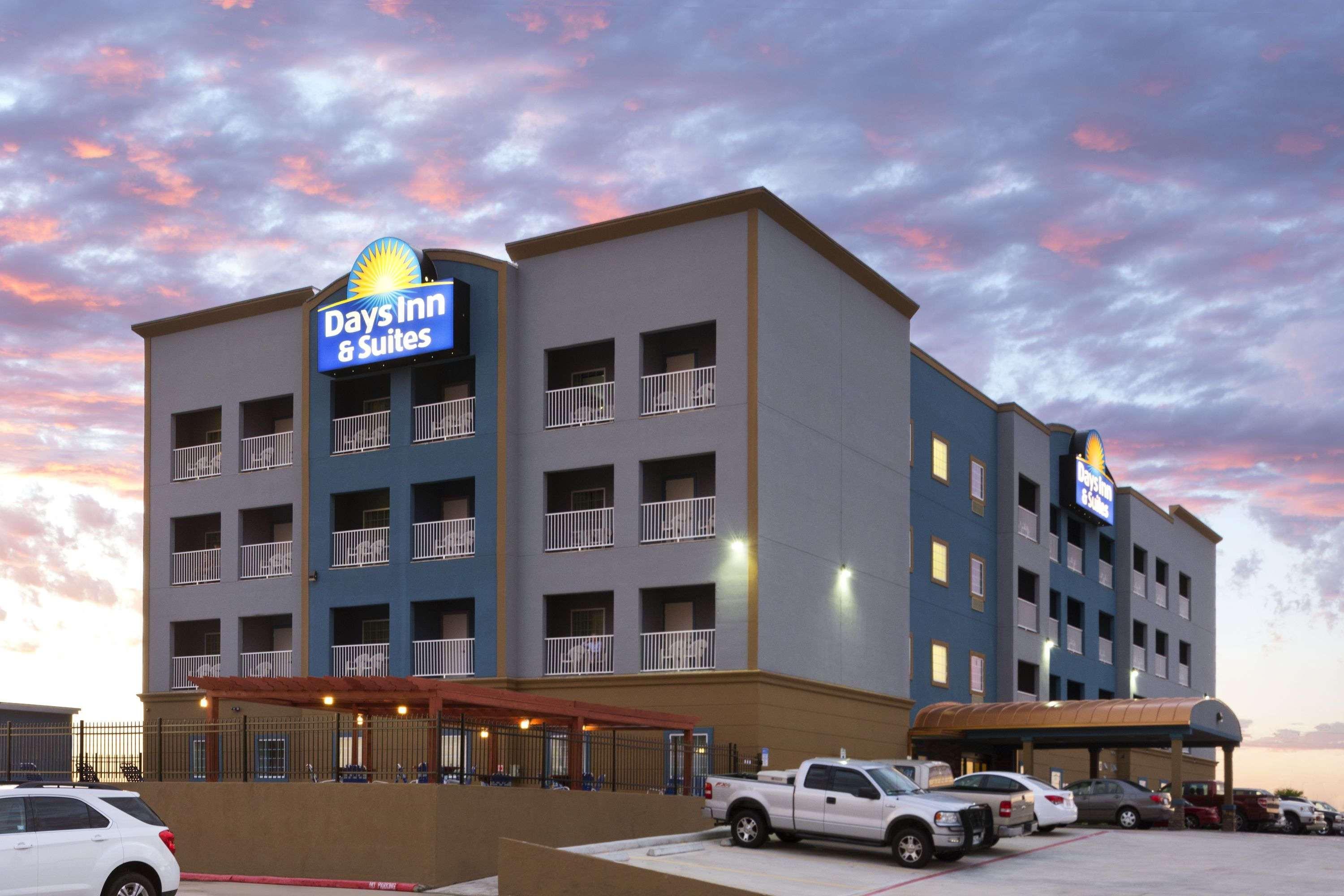 Days Inn & Suites By Wyndham Galveston West/Seawall Εξωτερικό φωτογραφία