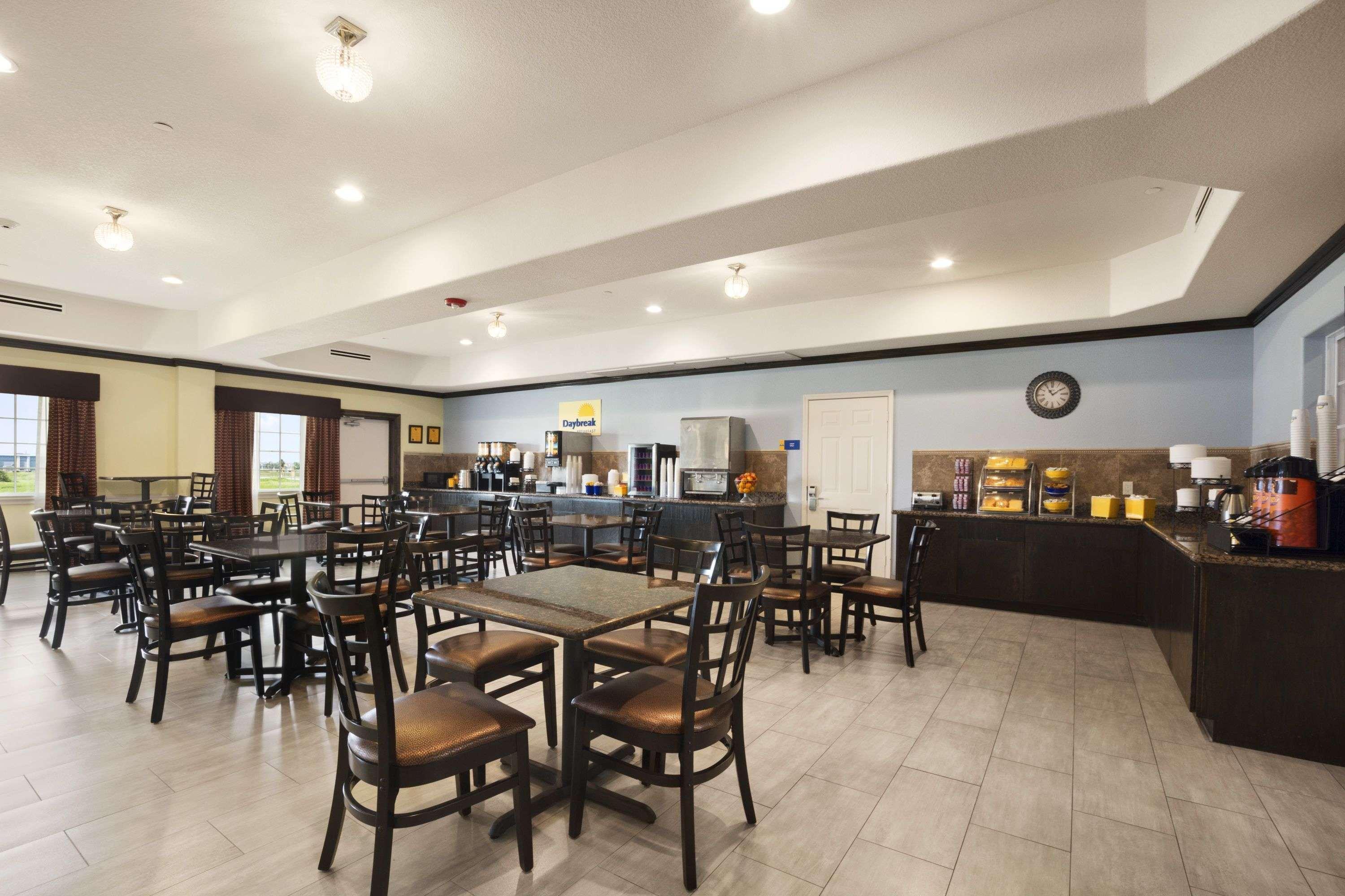 Days Inn & Suites By Wyndham Galveston West/Seawall Εξωτερικό φωτογραφία