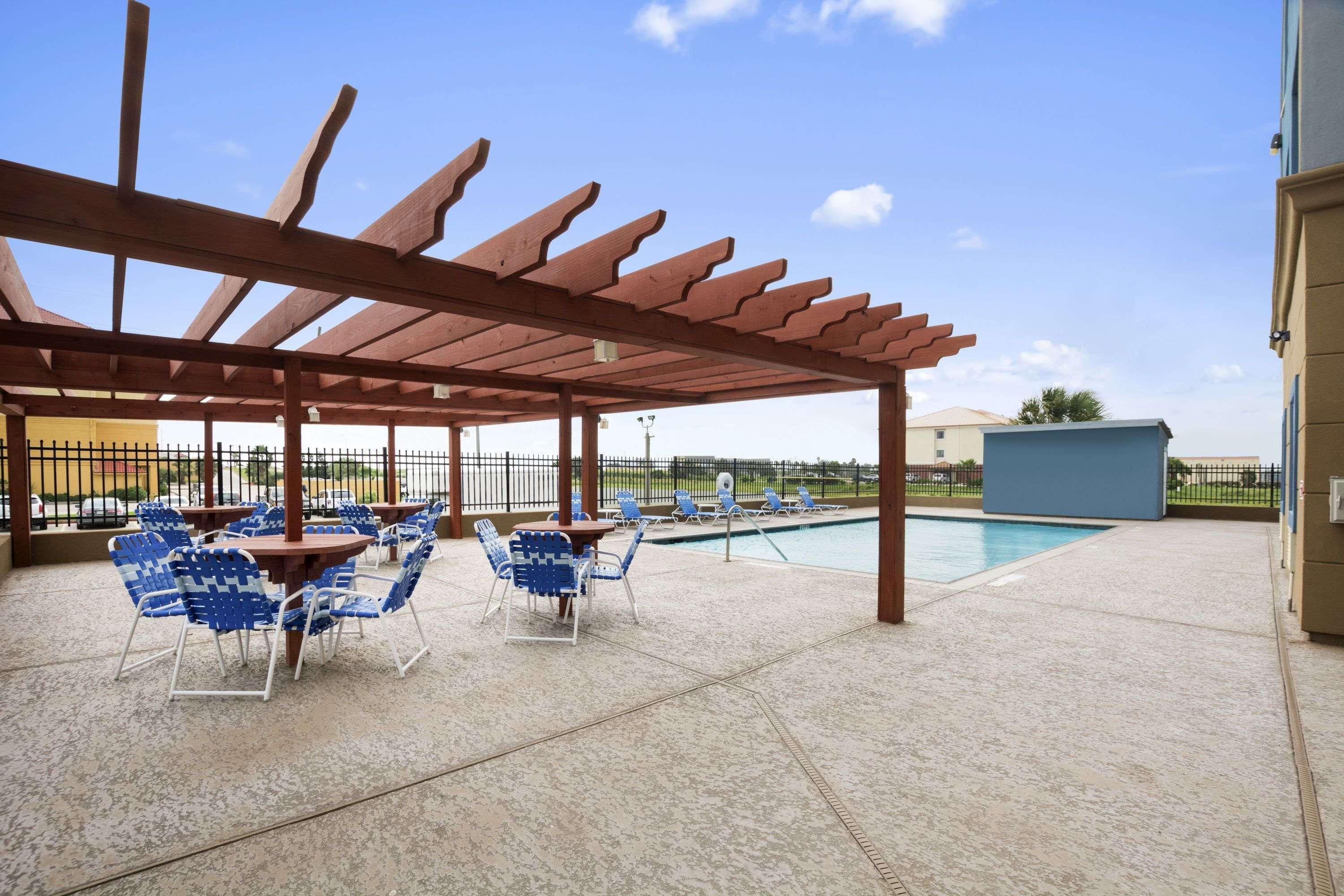 Days Inn & Suites By Wyndham Galveston West/Seawall Εξωτερικό φωτογραφία