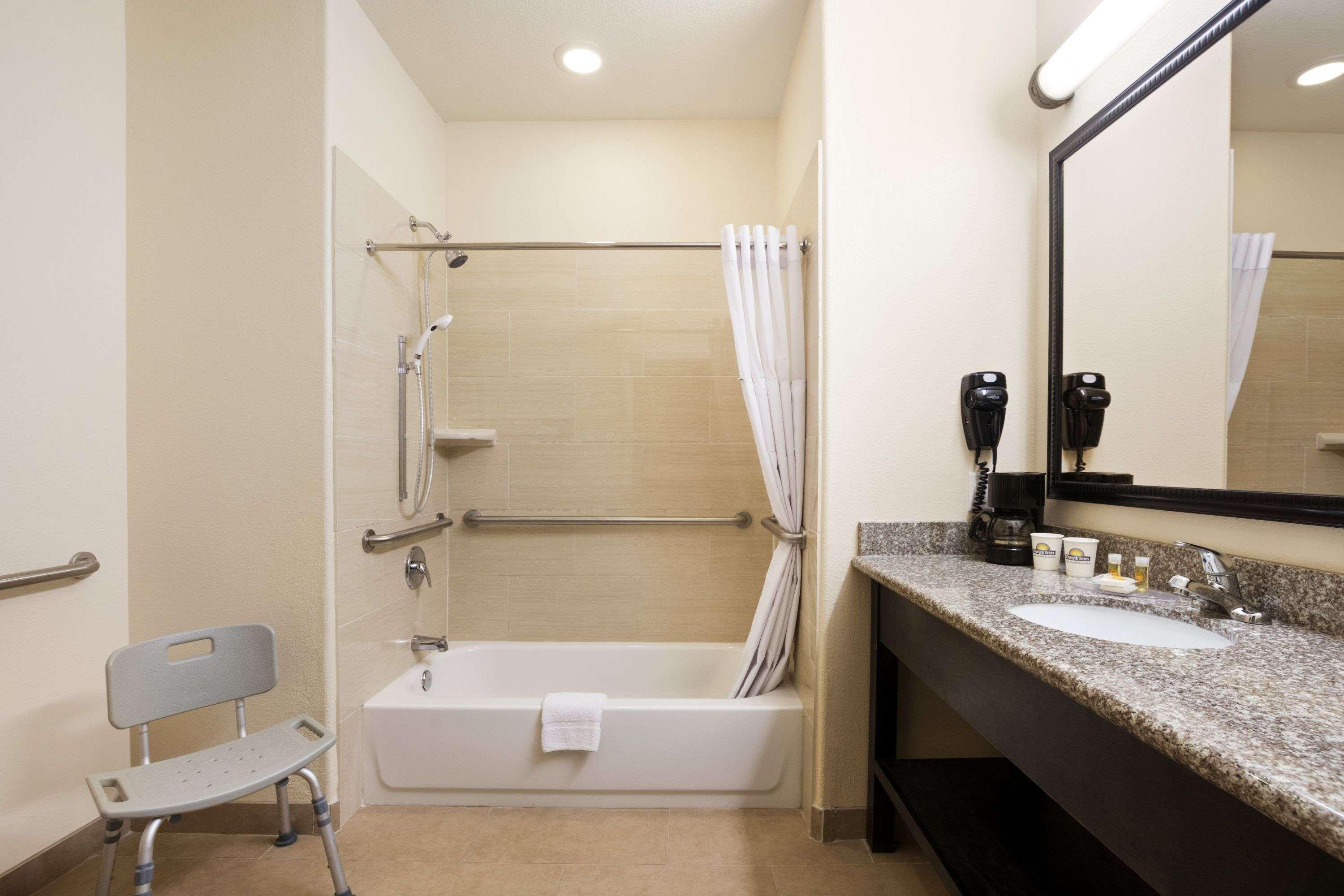 Days Inn & Suites By Wyndham Galveston West/Seawall Εξωτερικό φωτογραφία