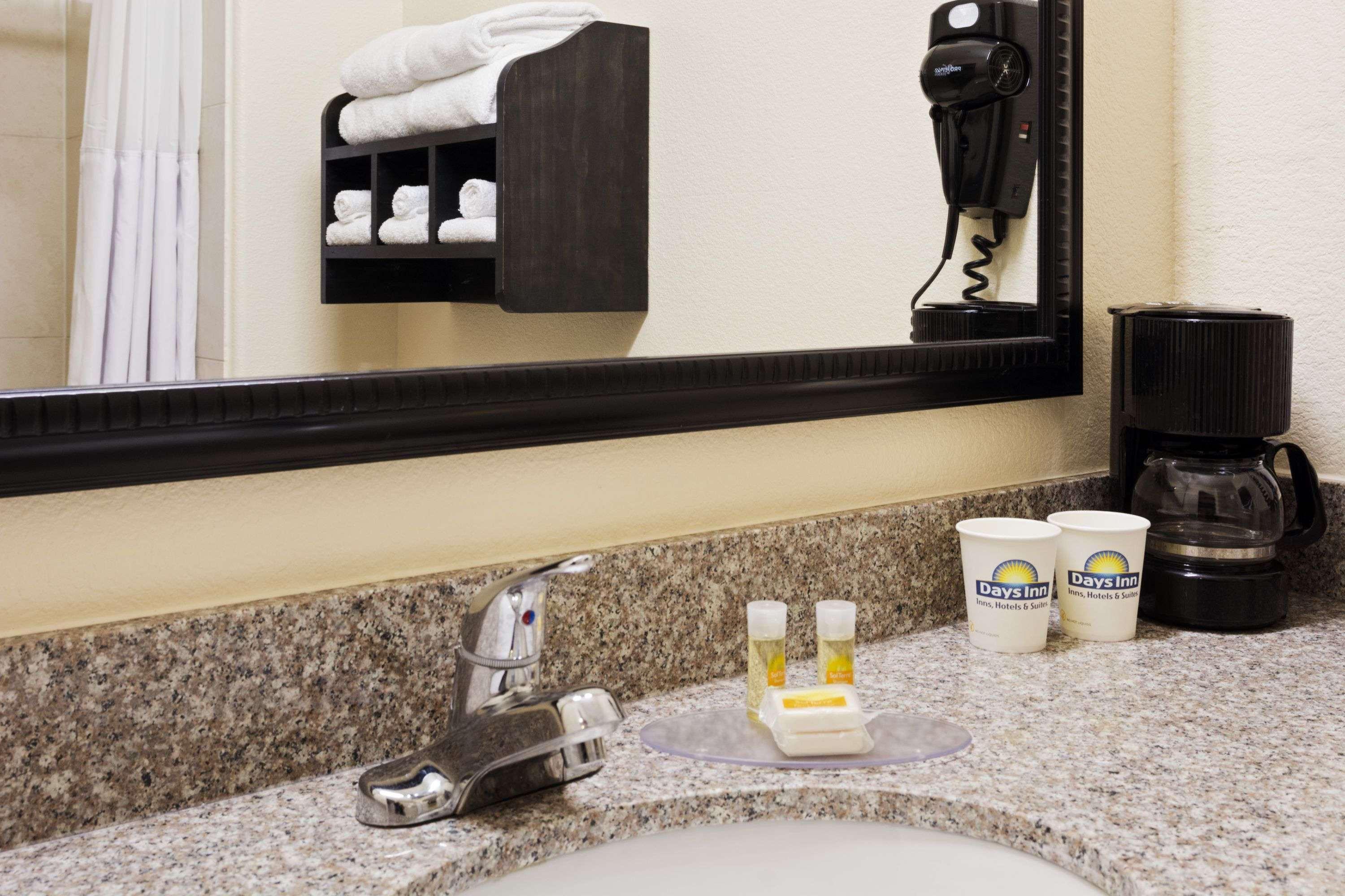 Days Inn & Suites By Wyndham Galveston West/Seawall Εξωτερικό φωτογραφία