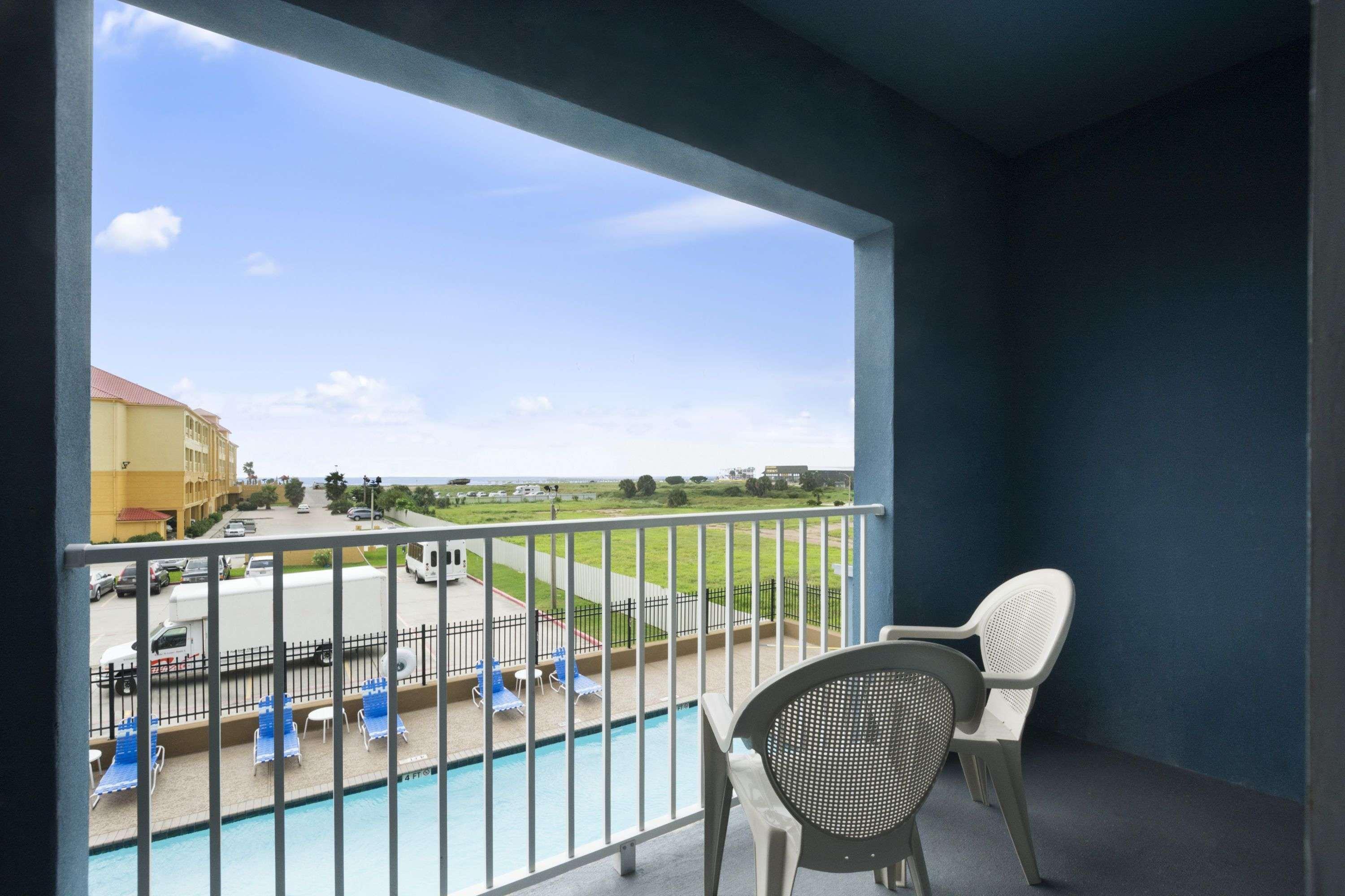 Days Inn & Suites By Wyndham Galveston West/Seawall Εξωτερικό φωτογραφία