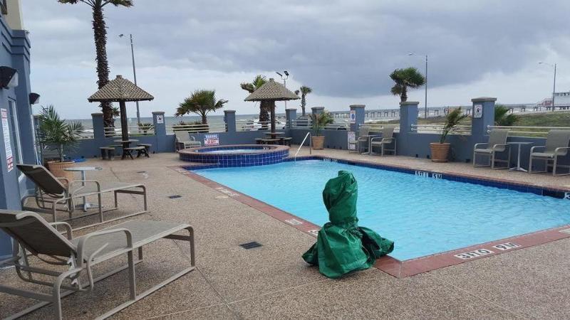 Days Inn & Suites By Wyndham Galveston West/Seawall Εξωτερικό φωτογραφία